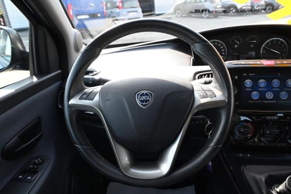 Lancia Ypsilon usata a Torino (16)