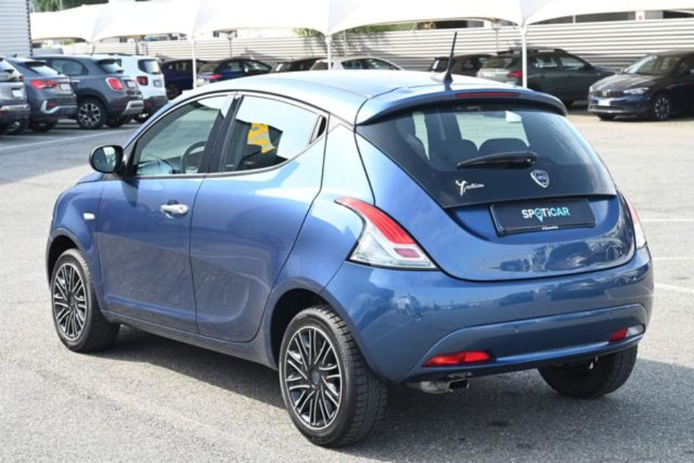 Lancia Ypsilon usata a Torino (7)