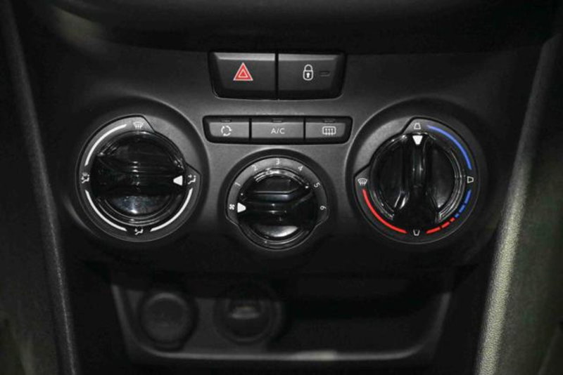 Peugeot 208 usata a Torino (18)