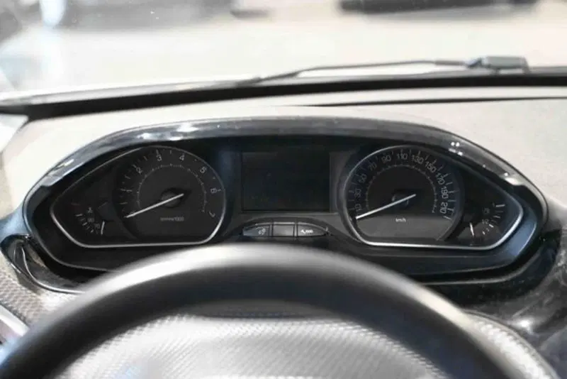 Peugeot 208 usata a Torino (17)