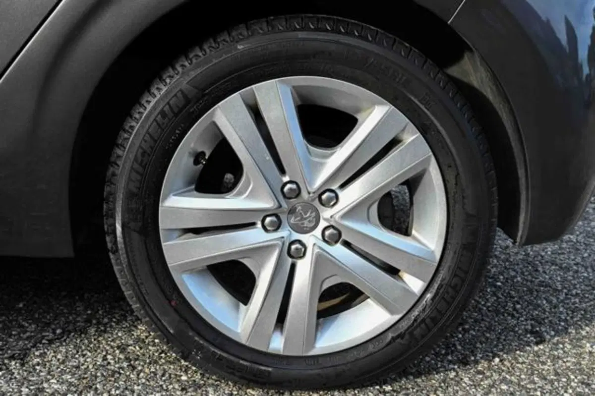Peugeot 208 usata a Torino (9)