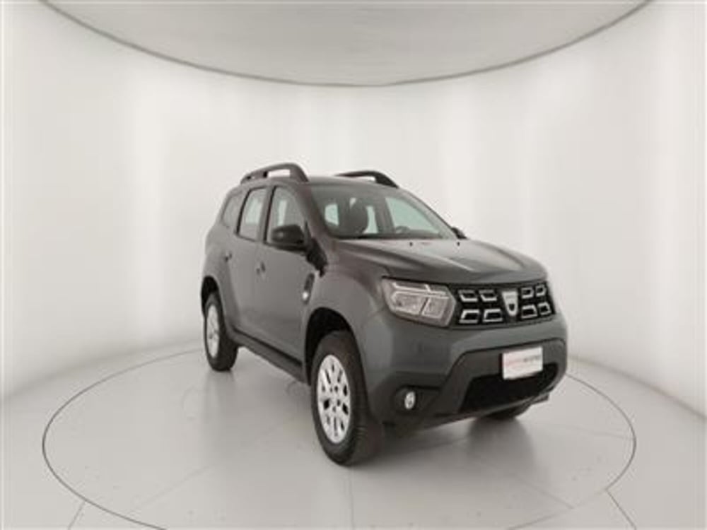 Dacia Duster usata a Bari (11)