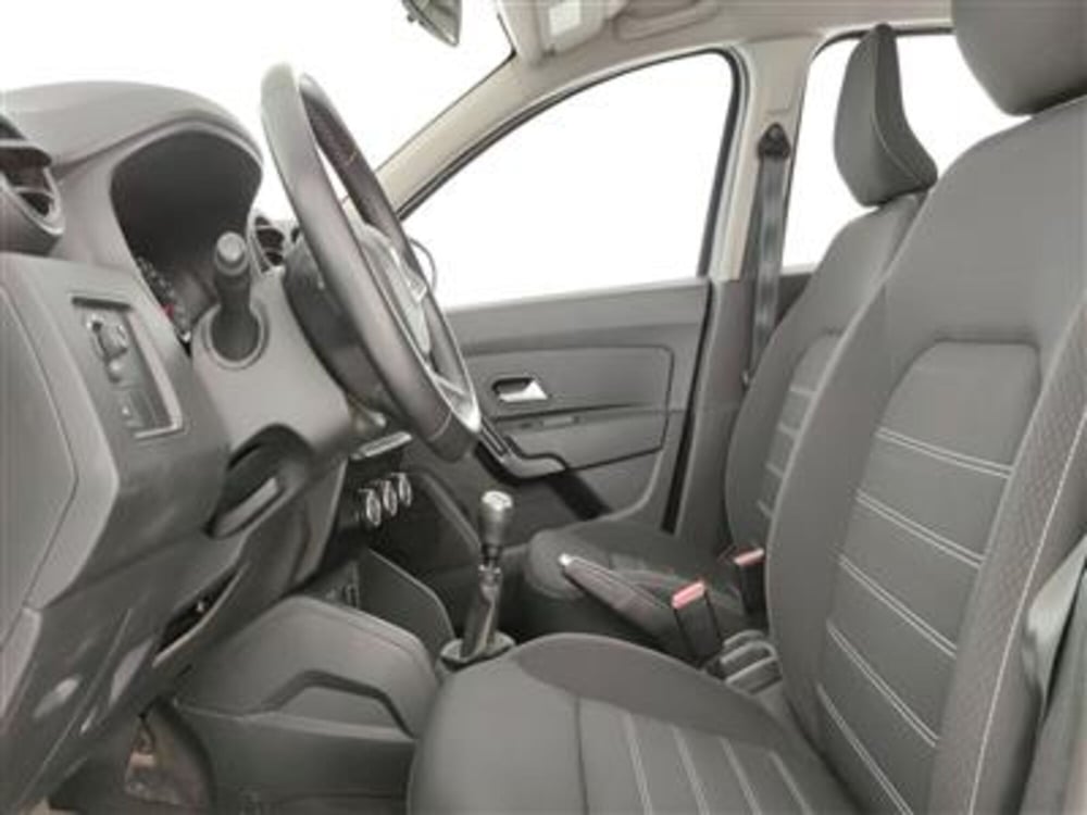 Dacia Duster usata a Bari (13)