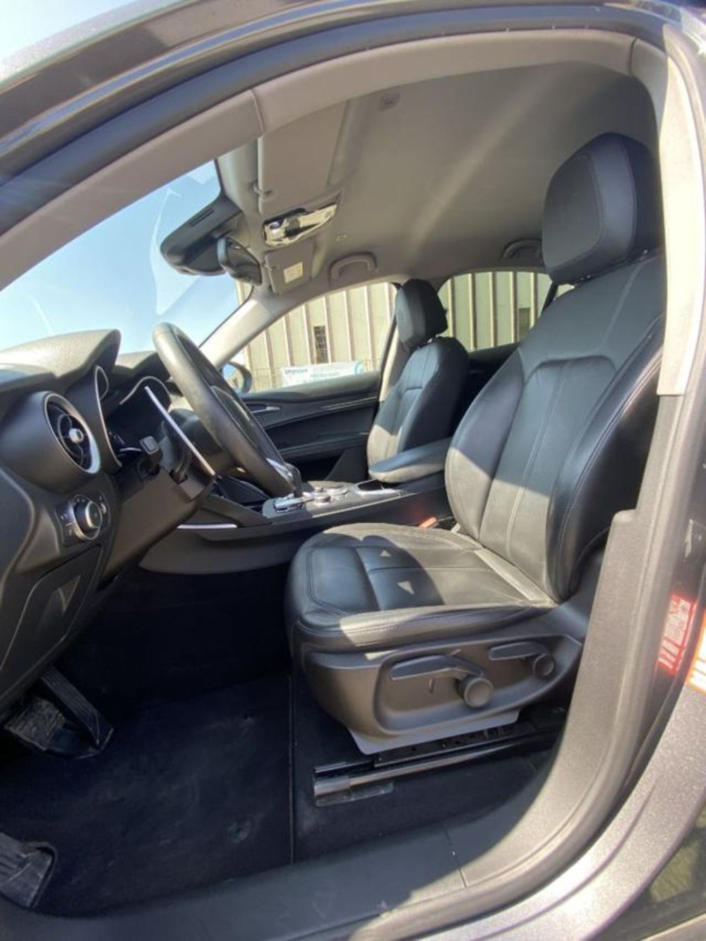 Alfa Romeo Stelvio usata a Firenze (11)