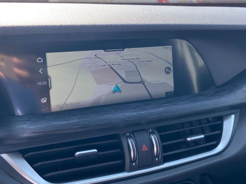 Alfa Romeo Stelvio usata a Firenze (15)