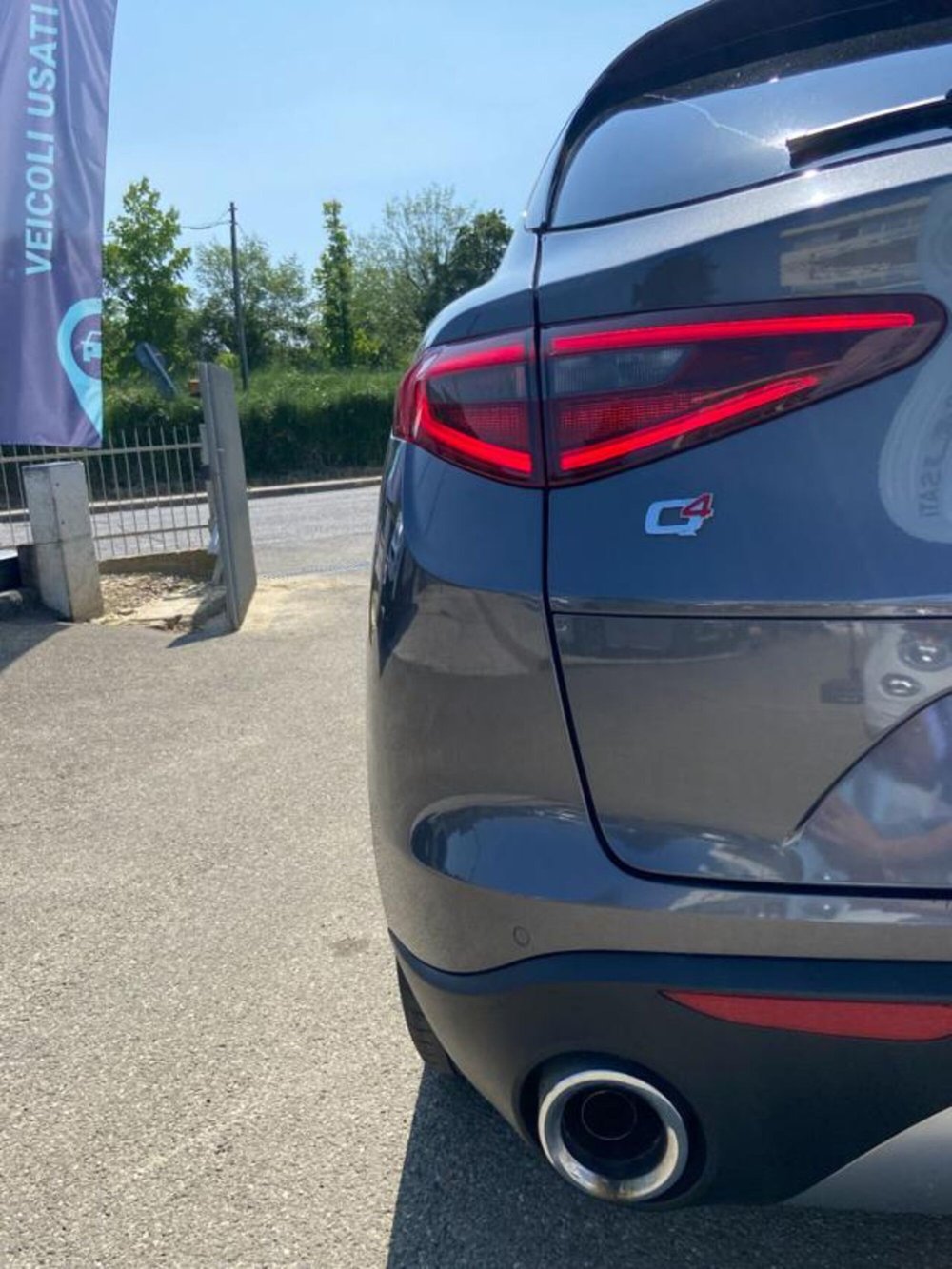 Alfa Romeo Stelvio usata a Firenze (17)