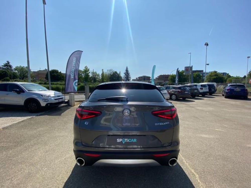 Alfa Romeo Stelvio usata a Firenze (5)