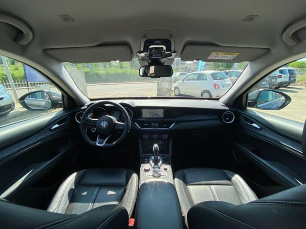 Alfa Romeo Stelvio usata a Firenze (8)