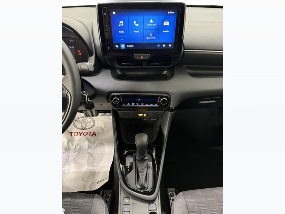 Toyota Yaris Cross nuova a Monza e Brianza (12)