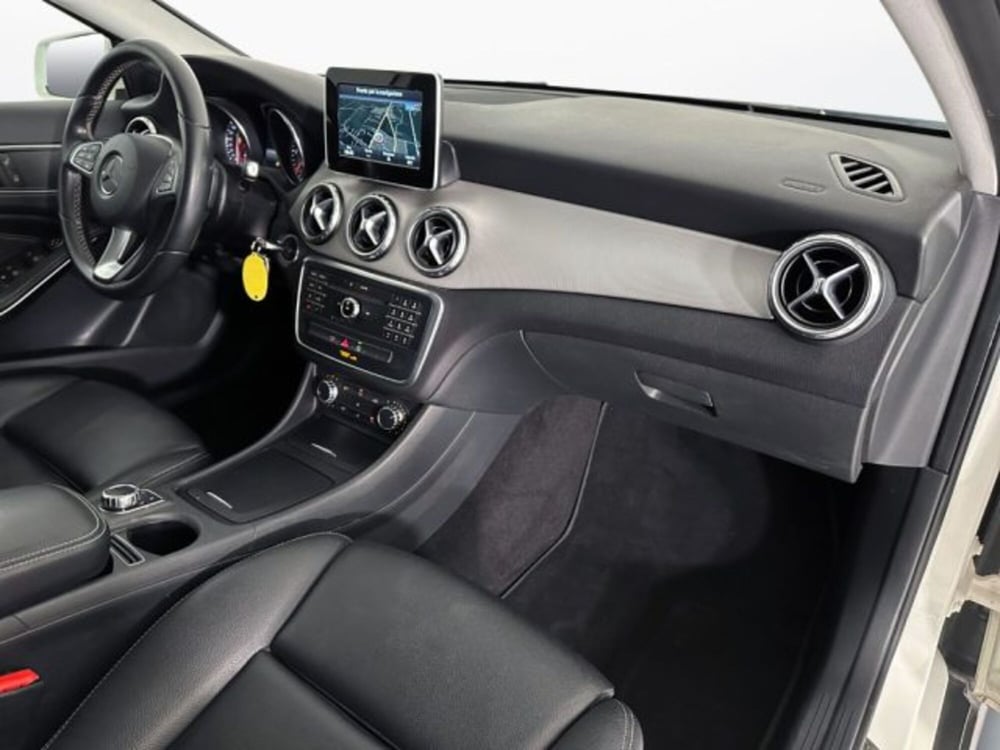 Mercedes-Benz GLA SUV usata a Modena (10)