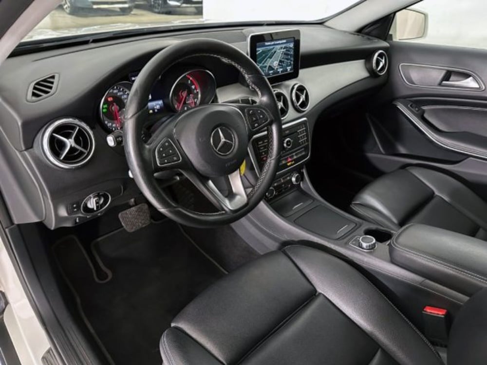 Mercedes-Benz GLA SUV usata a Modena (6)