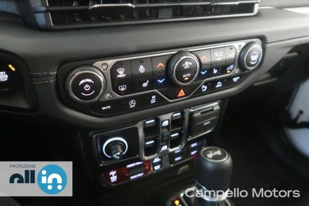 Jeep Wrangler Unlimited usata a Venezia (13)