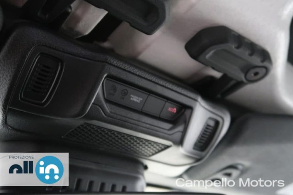 Jeep Wrangler Unlimited usata a Venezia (17)