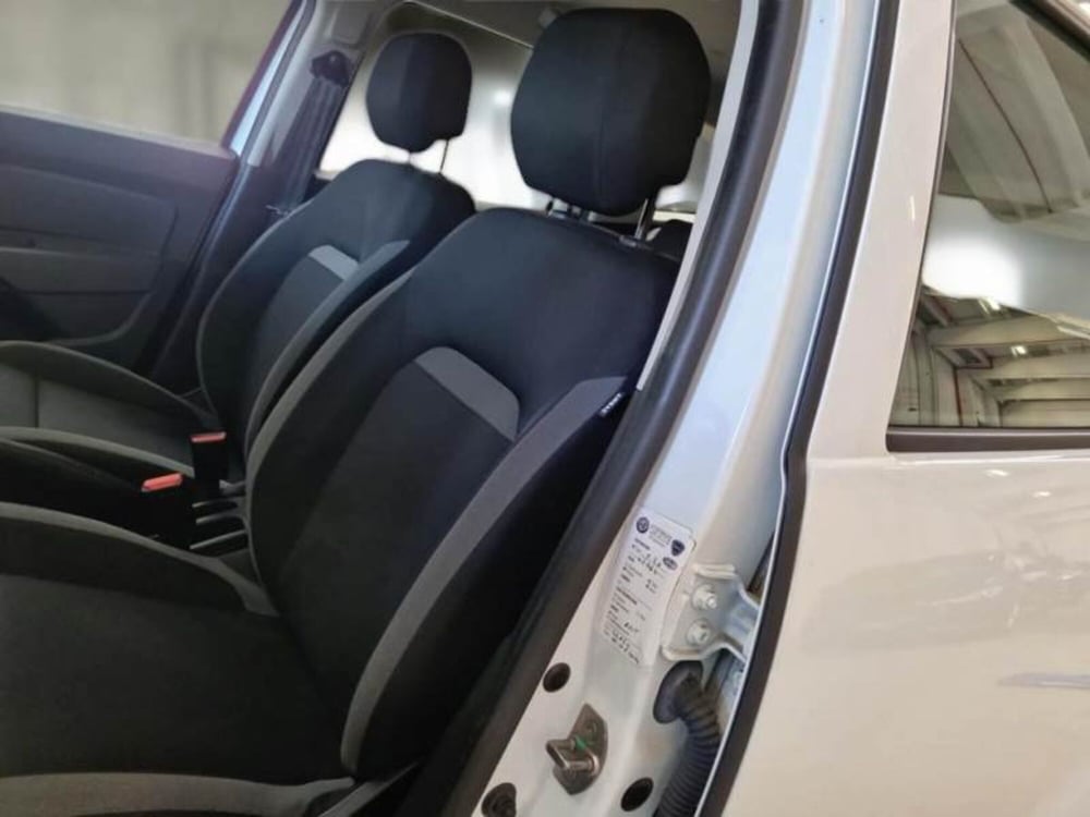 Dacia Duster usata a Salerno (10)