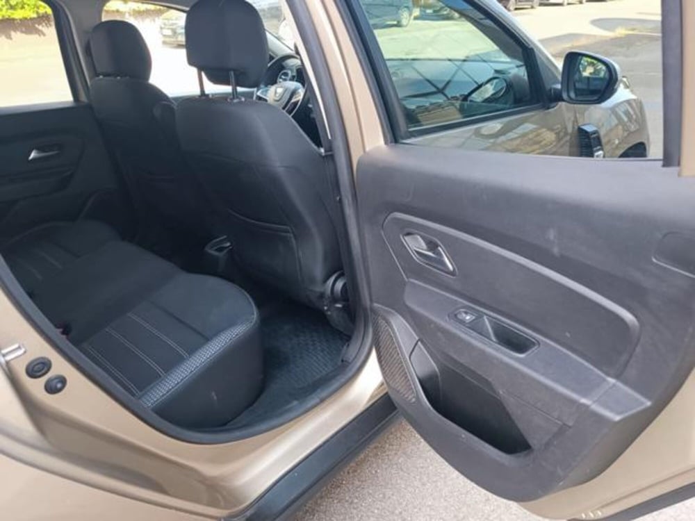Dacia Duster usata a Pisa (17)