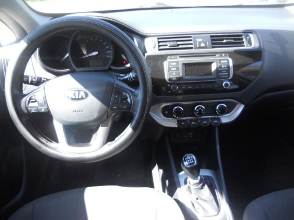 Kia Rio usata a Pisa (12)