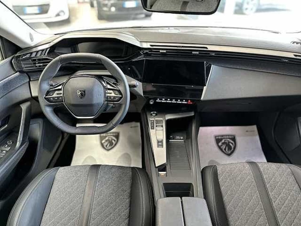 Peugeot 408 nuova a Venezia (13)