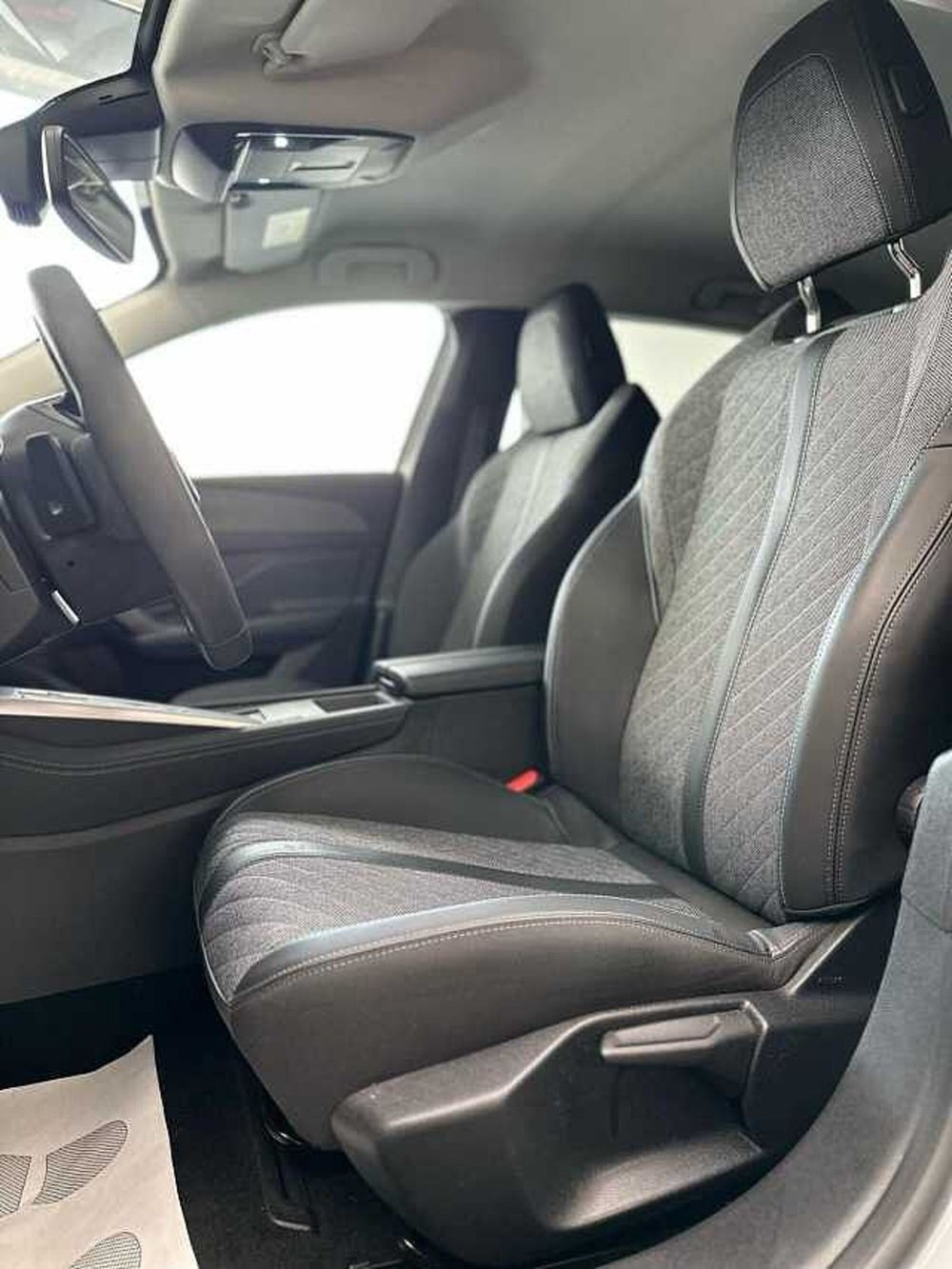 Peugeot 408 nuova a Venezia (17)