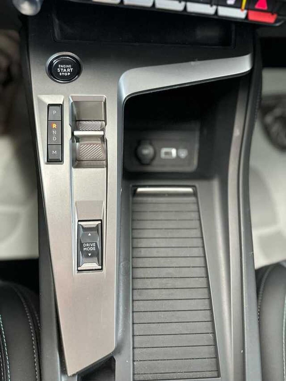 Peugeot 408 nuova a Venezia (19)