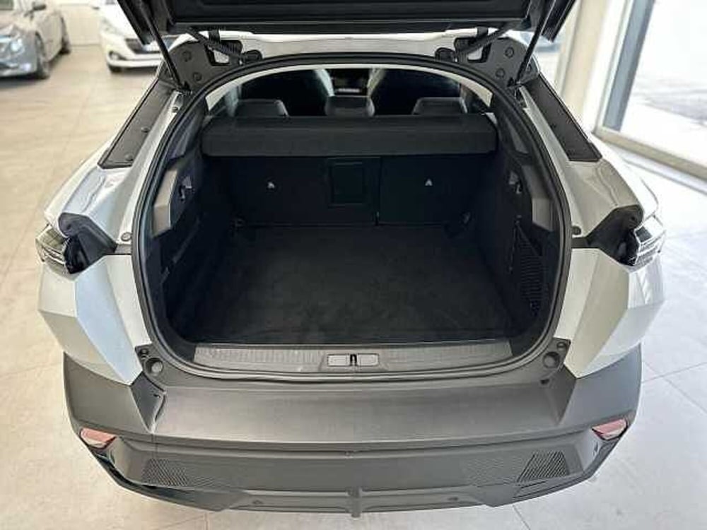 Peugeot 408 nuova a Venezia (8)