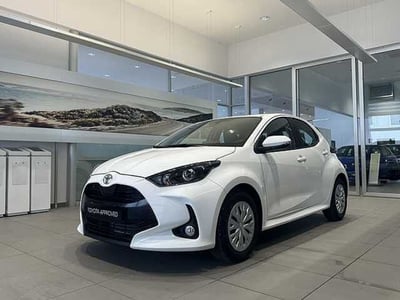 Toyota Yaris 1.0 5 porte Active nuova a Rende