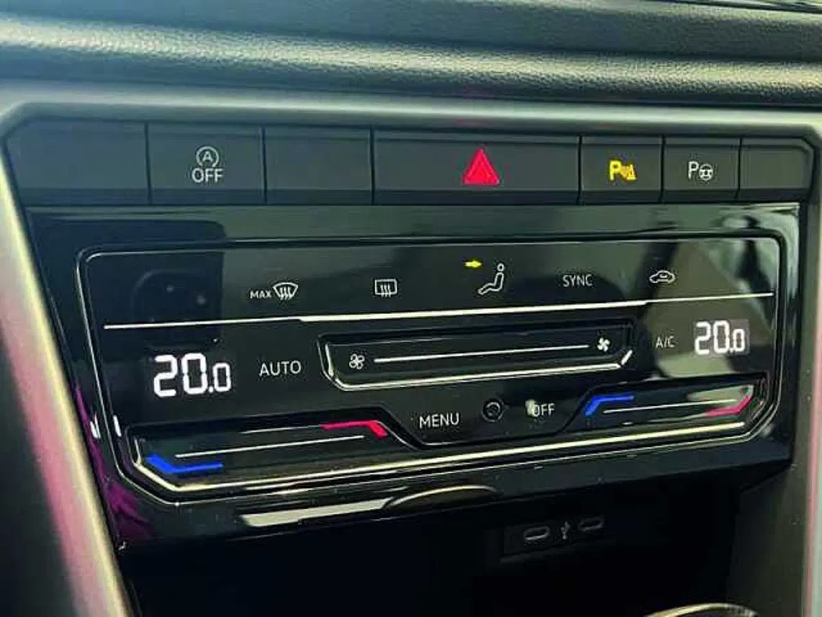 Volkswagen T-Roc nuova a Cosenza (15)