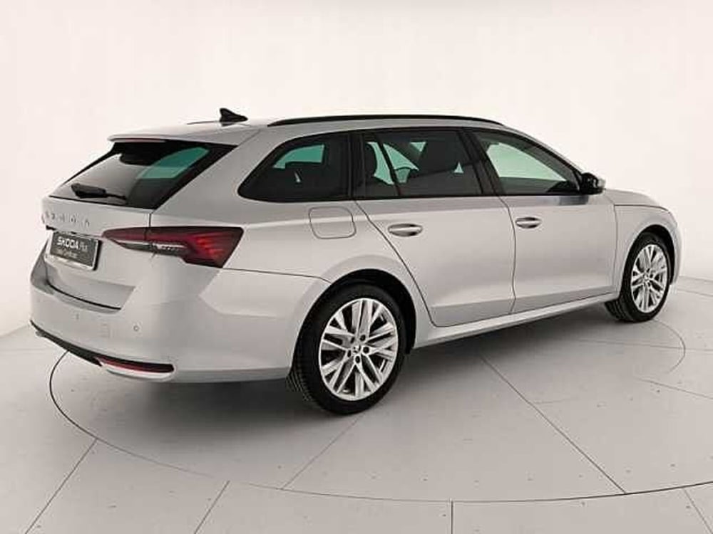 Skoda Octavia Station Wagon nuova a Cosenza (3)