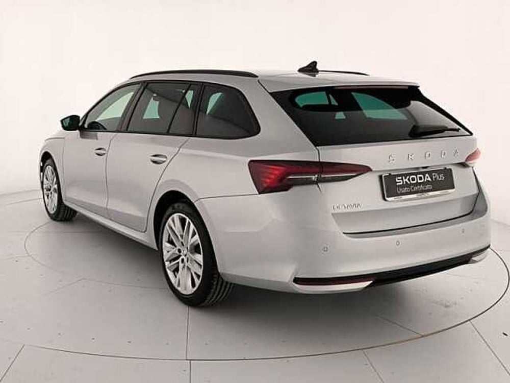 Skoda Octavia Station Wagon nuova a Cosenza (8)