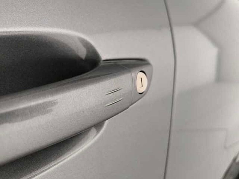 Jeep Avenger usata a Cosenza (13)