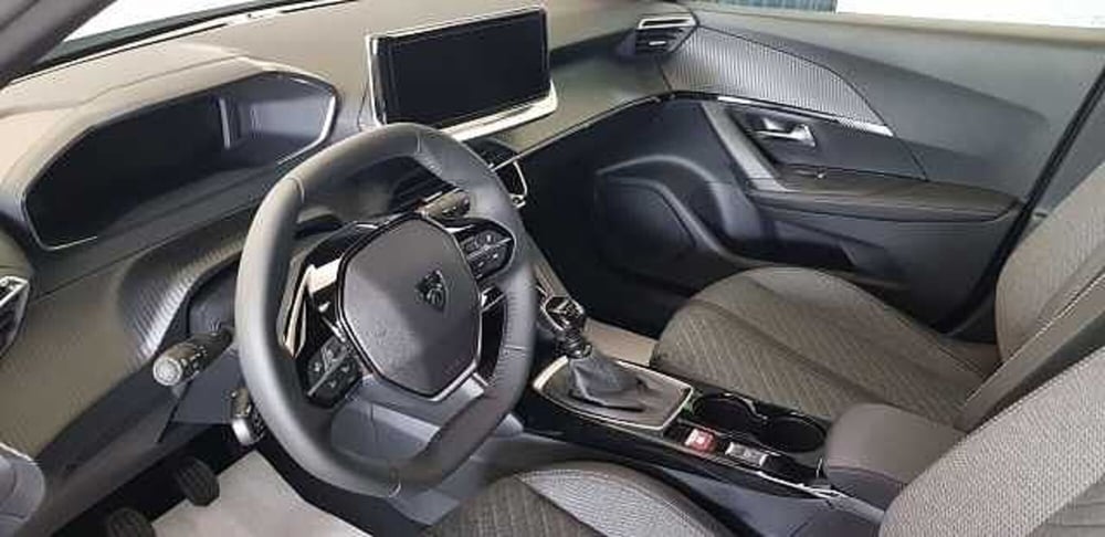 Peugeot 2008 nuova a Pordenone (16)