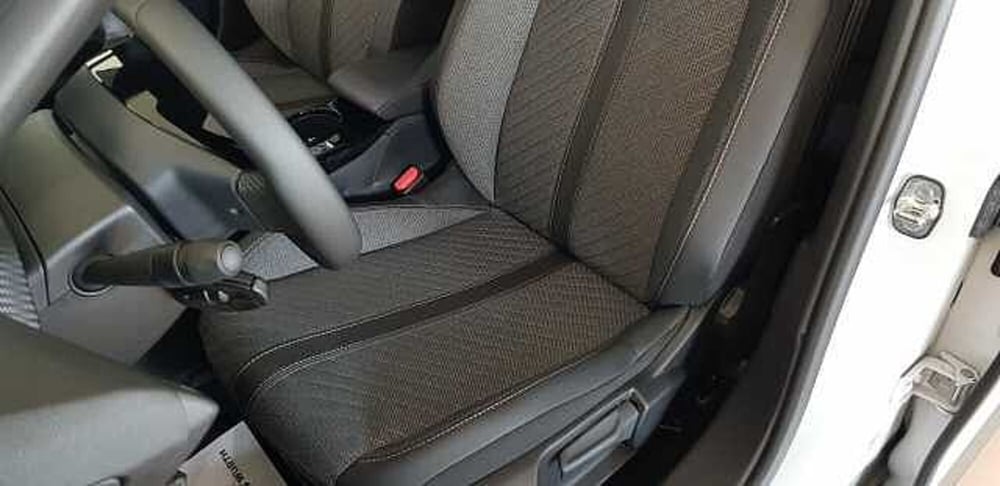 Peugeot 2008 nuova a Pordenone (18)