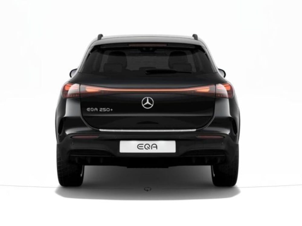 Mercedes-Benz EQA nuova a Verona (4)