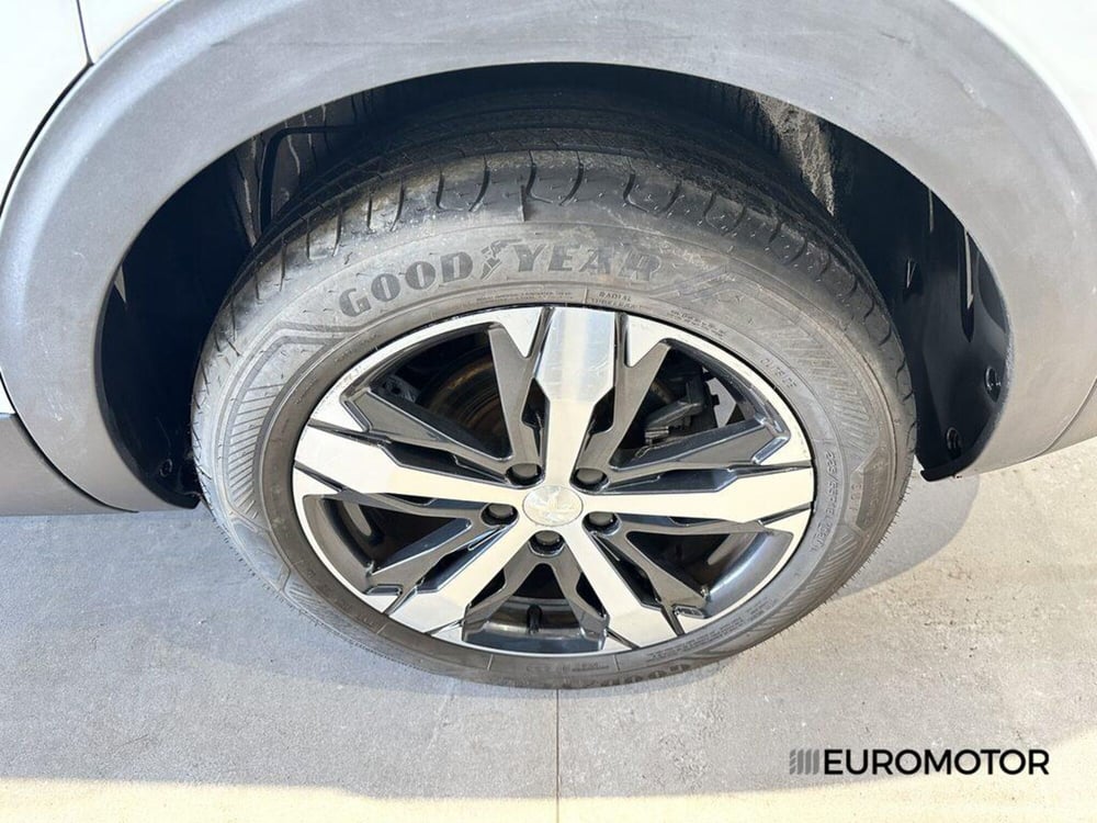 Peugeot 5008 usata a Bari (11)