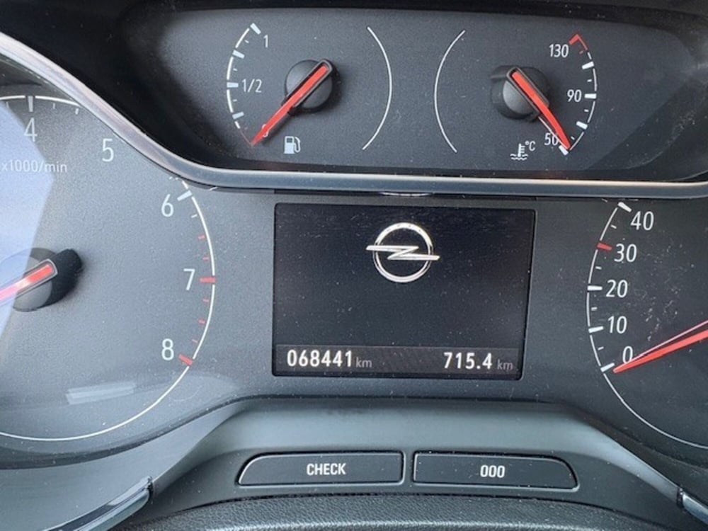 Opel Crossland usata a Varese (3)