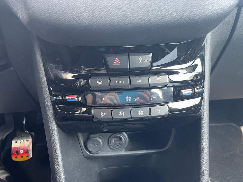Peugeot 208 usata a Vercelli (17)