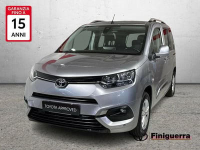 Toyota Proace City Verso City Verso 1.2 110 CV S&amp;S Short D Executive del 2021 usata a Civate
