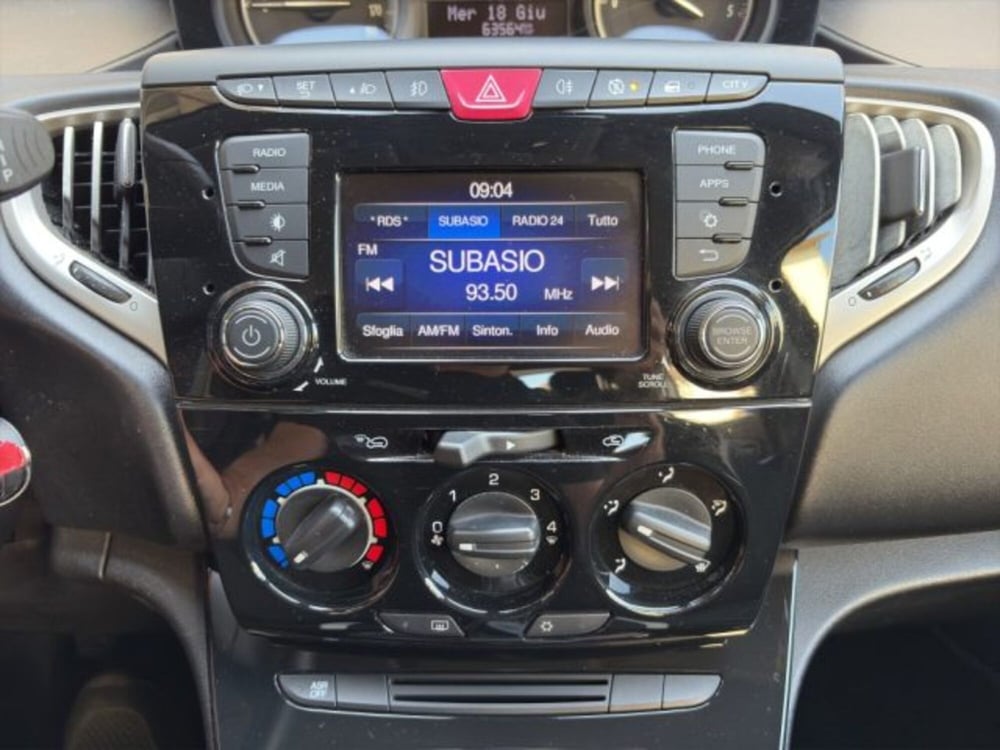Lancia Ypsilon usata a Perugia (15)