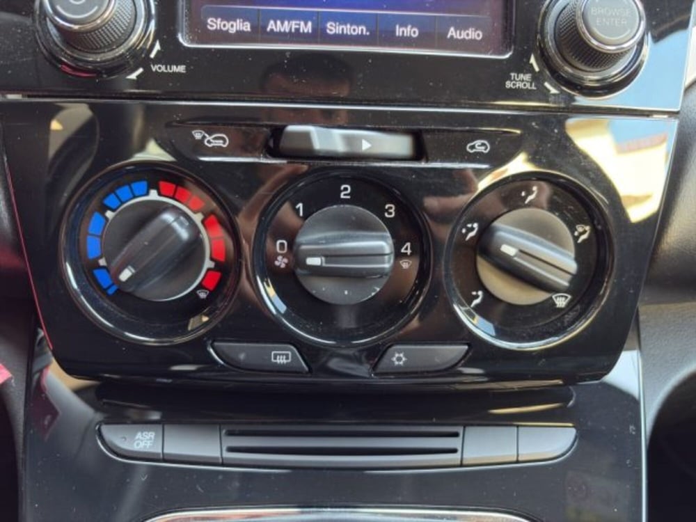 Lancia Ypsilon usata a Perugia (16)