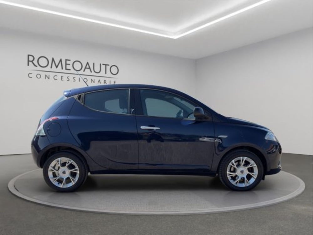 Lancia Ypsilon usata a Perugia (7)