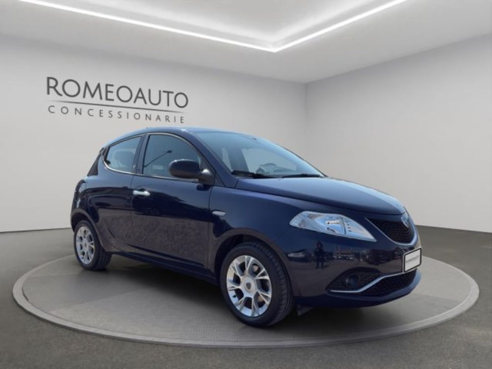 Lancia Ypsilon usata a Perugia (8)