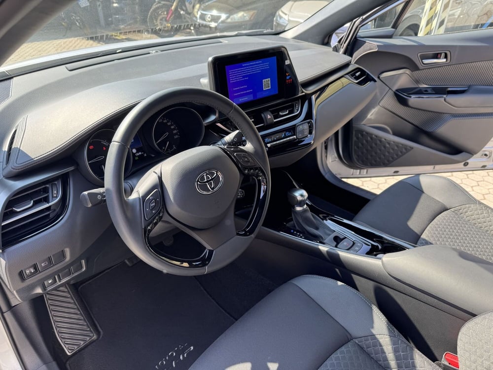 Toyota Toyota C-HR usata a Como (6)