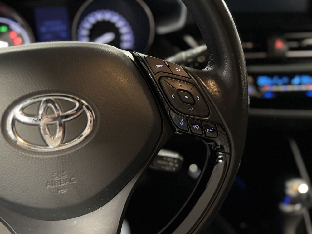 Toyota Toyota C-HR usata a Brescia (10)