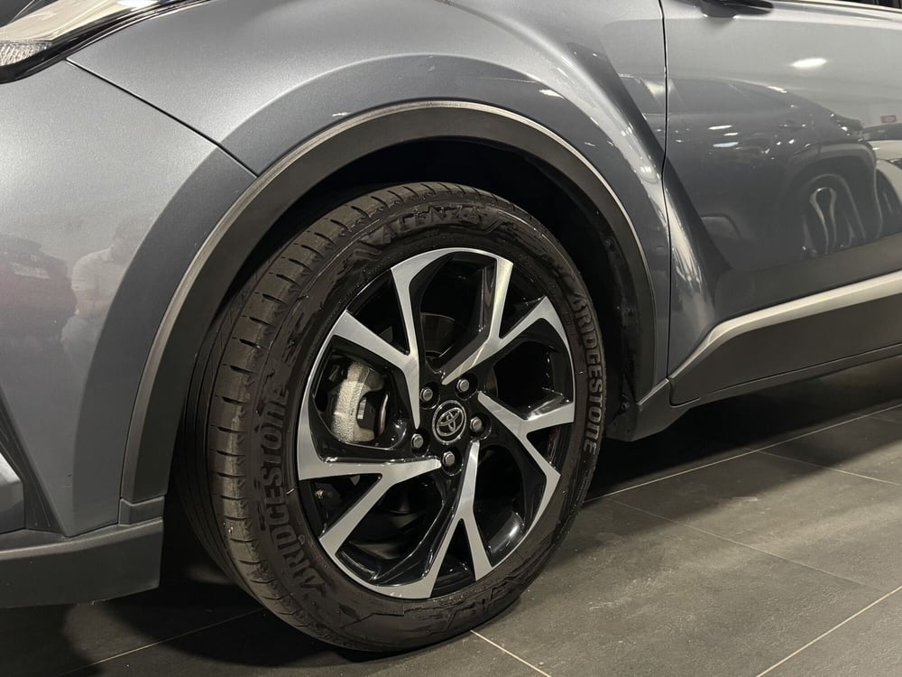 Toyota Toyota C-HR usata a Brescia (8)
