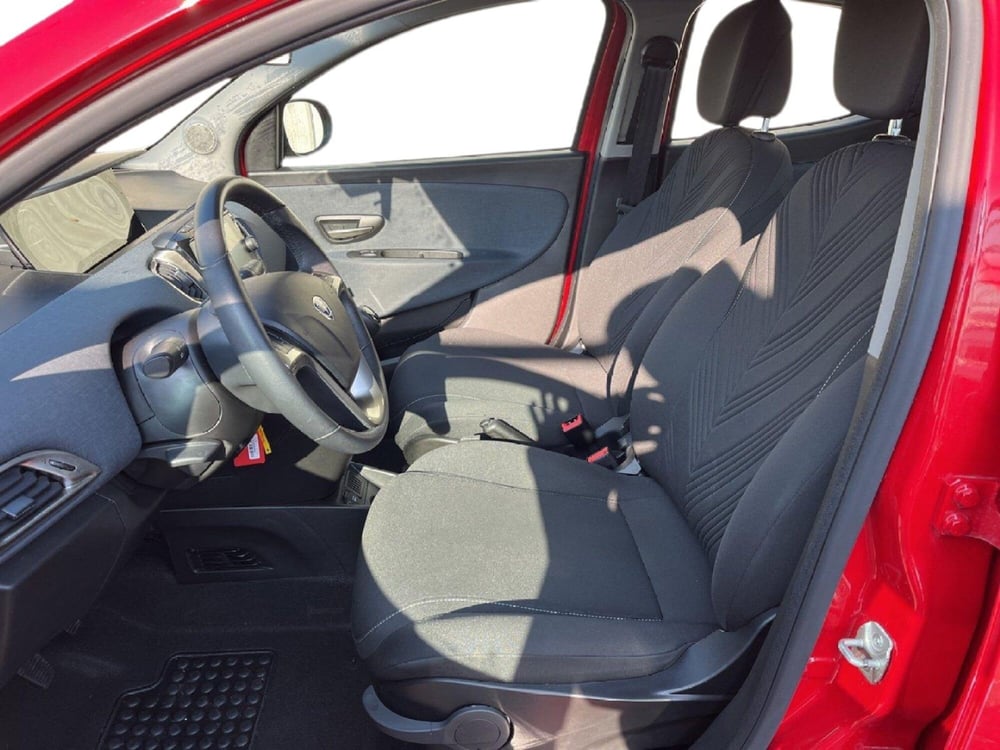 Lancia Ypsilon usata a Torino (10)