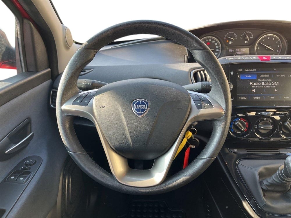 Lancia Ypsilon usata a Torino (12)