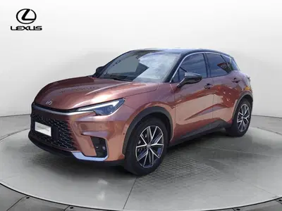 Lexus LBX 1.5 hybrid Cool 2wd del 2024 usata a Montebelluna
