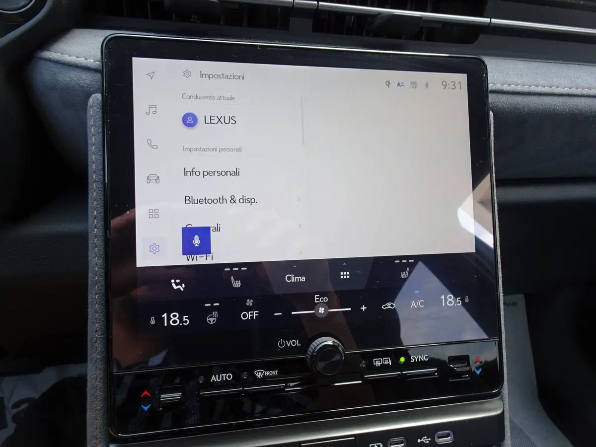 Lexus LBX usata a Treviso (18)