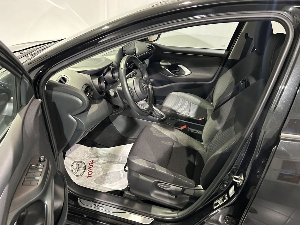 Toyota Yaris usata a Milano (12)