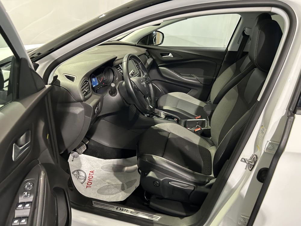 Opel Grandland X usata a Milano (12)