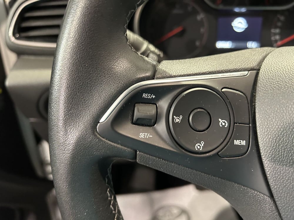 Opel Grandland X usata a Milano (17)